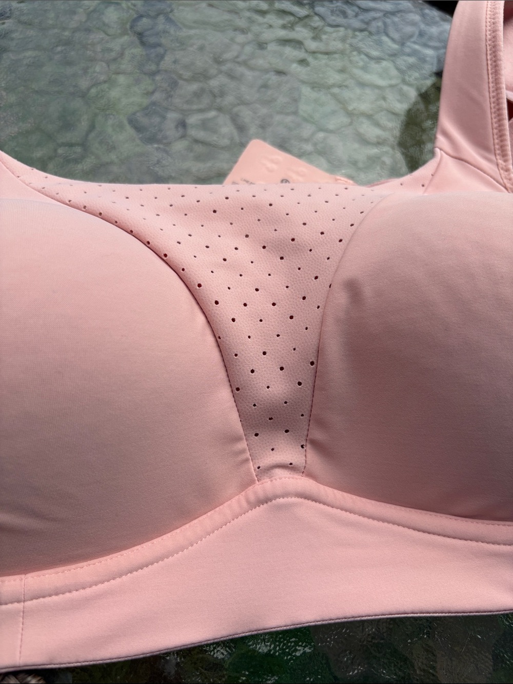 RUN TIMES lululemon athletica Blush Pink Run Time Wireless Sports Bra 38D